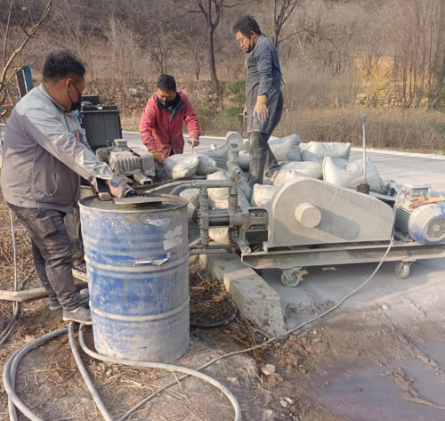 红岗路面下沉注浆